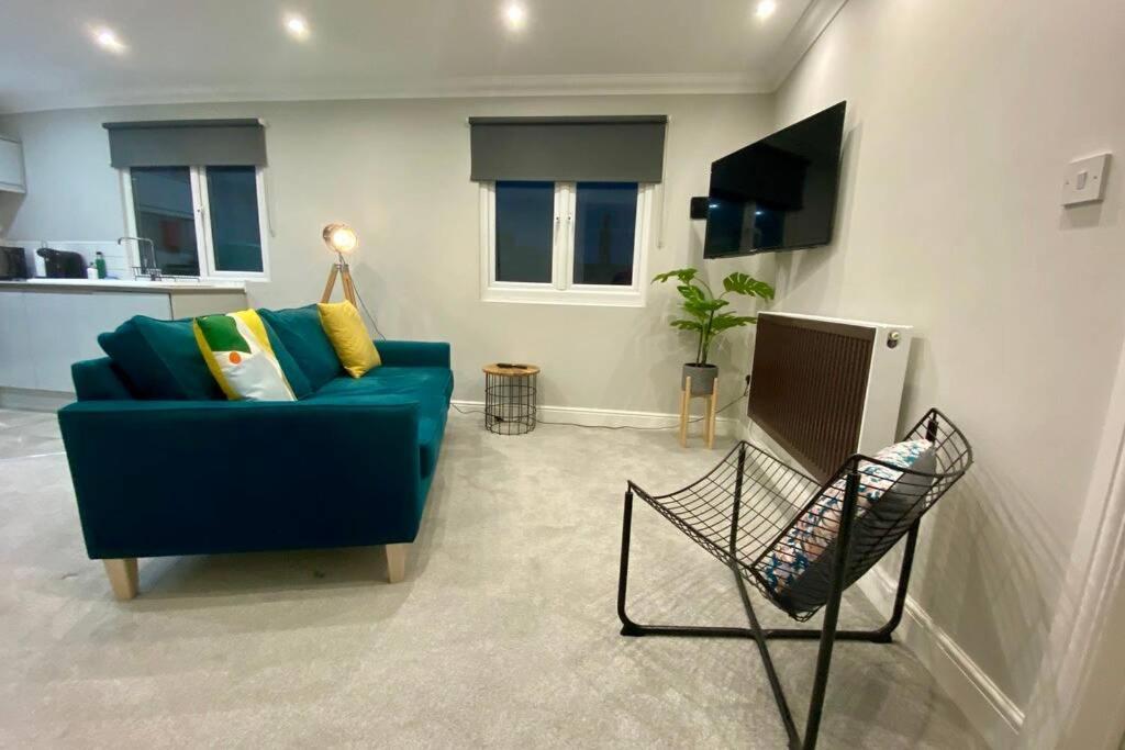 Stylish Two Bedroom Apartment Near Victoria Park Cardiff Ngoại thất bức ảnh